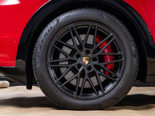 カイエン GTS カーマインレッド/ブラック ティプトロニックS 右H スポーツクロノ パッケージ リア アクスル ステアリング アダプティブ スポーツシート パッセンジャーディスプレイ(6枚目)