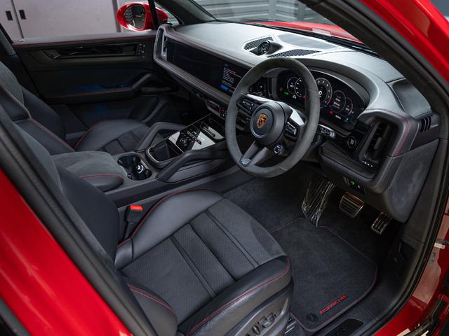 カイエン GTS カーマインレッド/ブラック ティプトロニックS 右H スポーツクロノ パッケージ リア アクスル ステアリング アダプティブ スポーツシート パッセンジャーディスプレイ(7枚目)