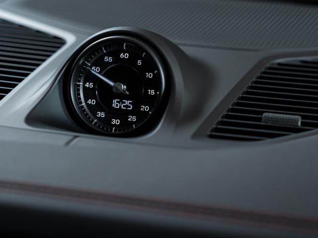 カイエン GTS カーマインレッド/ブラック ティプトロニックS 右H スポーツクロノ パッケージ リア アクスル ステアリング アダプティブ スポーツシート パッセンジャーディスプレイ(17枚目)