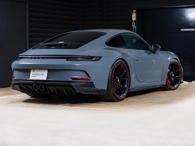 ９１１ ９１１ＧＴ３ツーリングパッケージ　アークティックグレー／ブラック　ＭＴ車両　右Ｈ　ツーリングパッケージ　クロノ　パッケージ　アダプティブ　スポーツシート　ポルシェダイナミックライトシステム　プラス（3枚目）