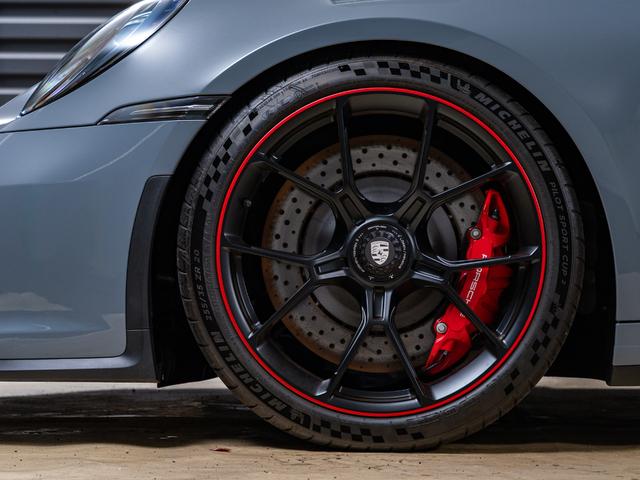 ９１１ ９１１ＧＴ３ツーリングパッケージ　アークティックグレー／ブラック　ＭＴ車両　右Ｈ　ツーリングパッケージ　クロノ　パッケージ　アダプティブ　スポーツシート　ポルシェダイナミックライトシステム　プラス（6枚目）