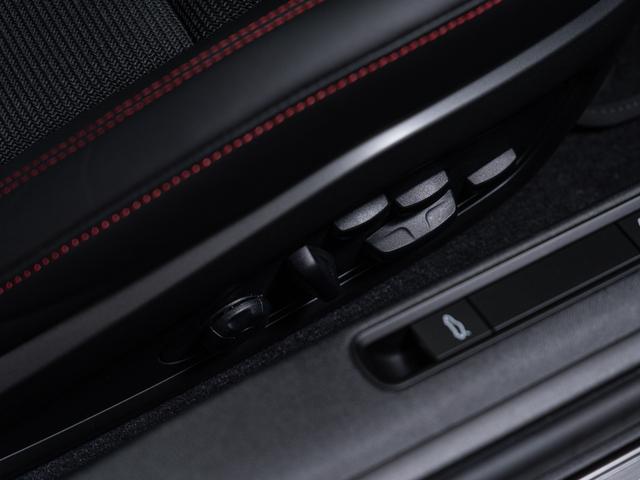 ９１１ ９１１ＧＴ３ツーリングパッケージ　アークティックグレー／ブラック　ＭＴ車両　右Ｈ　ツーリングパッケージ　クロノ　パッケージ　アダプティブ　スポーツシート　ポルシェダイナミックライトシステム　プラス（8枚目）