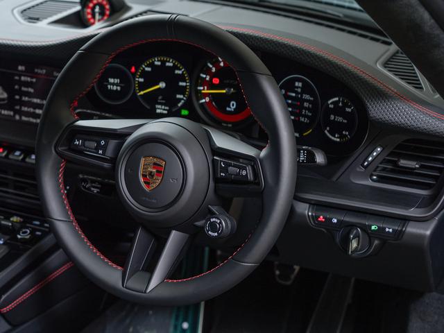 ９１１ ９１１ＧＴ３ツーリングパッケージ　アークティックグレー／ブラック　ＭＴ車両　右Ｈ　ツーリングパッケージ　クロノ　パッケージ　アダプティブ　スポーツシート　ポルシェダイナミックライトシステム　プラス（9枚目）