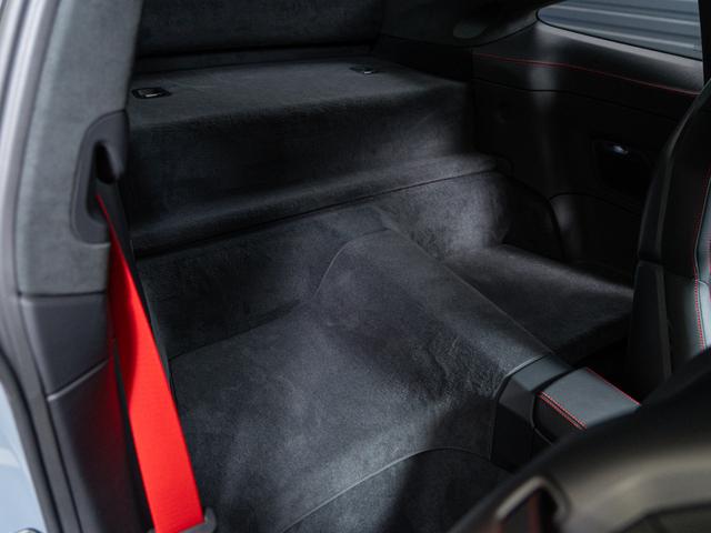 ９１１ ９１１ＧＴ３ツーリングパッケージ　アークティックグレー／ブラック　ＭＴ車両　右Ｈ　ツーリングパッケージ　クロノ　パッケージ　アダプティブ　スポーツシート　ポルシェダイナミックライトシステム　プラス（11枚目）