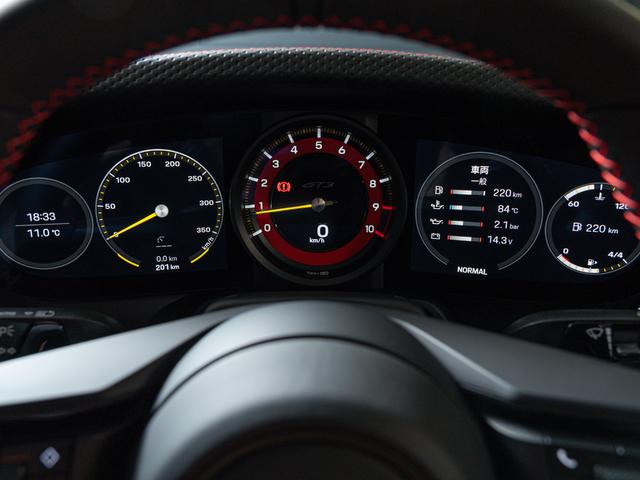 ９１１ ９１１ＧＴ３ツーリングパッケージ　アークティックグレー／ブラック　ＭＴ車両　右Ｈ　ツーリングパッケージ　クロノ　パッケージ　アダプティブ　スポーツシート　ポルシェダイナミックライトシステム　プラス（12枚目）