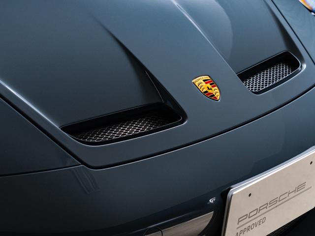 ９１１ ９１１ＧＴ３ツーリングパッケージ　アークティックグレー／ブラック　ＭＴ車両　右Ｈ　ツーリングパッケージ　クロノ　パッケージ　アダプティブ　スポーツシート　ポルシェダイナミックライトシステム　プラス（20枚目）