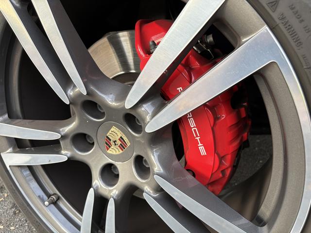 カイエン GTS ホワイト/ブラック ティプトロニックS 右H オートマチックテールゲート 21 インチ911 ターボII ホイール ライトコンフォートパッケージ シートヒーター(フロントおよびリア)(15枚目)