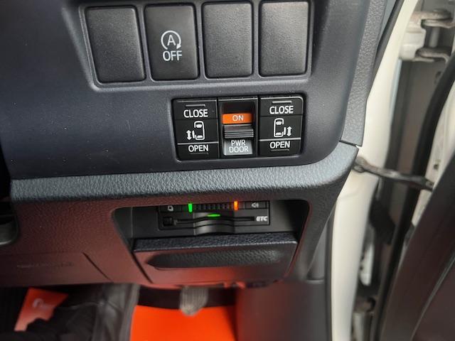 ヴォクシー ZS 左右パワ-スライド 9インチ TV バックカメラ リアモニター(5枚目)