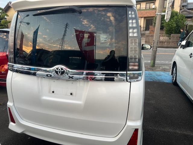 ヴォクシー ZS 左右パワ-スライド 9インチ TV バックカメラ リアモニター(11枚目)