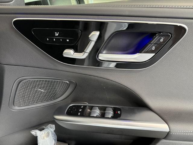 Ｃクラスステーションワゴン Ｃ２２０ｄステーションワゴンアバンギルドＡＭＧライＰ　ベーシックＰＫＧ　ドライバーズＰＫＧ　パノラミックＳ／Ｒ　ヘッドアップディスプレイ　レーダーセーフティＰＫＧ　パワーゲート／フットオープナー　ワイヤレスチャージ　３６０°カメラ　メモリー付パワーシート（16枚目）