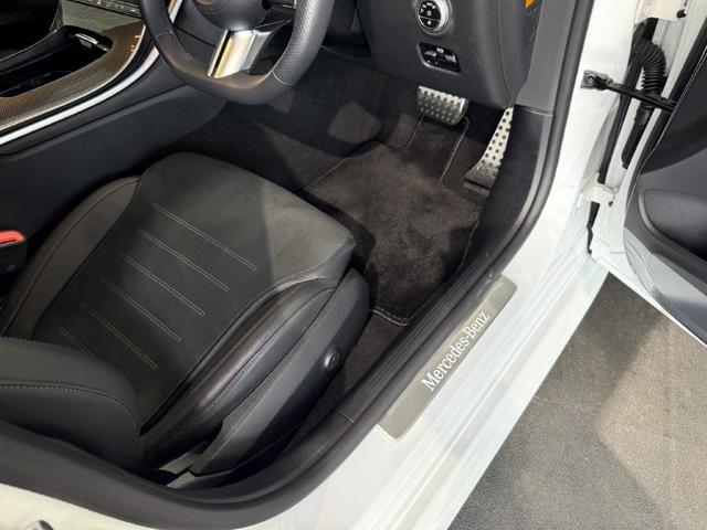 Ｃクラスステーションワゴン Ｃ２２０ｄステーションワゴンアバンギルドＡＭＧライＰ　ベーシックＰＫＧ　ドライバーズＰＫＧ　パノラミックＳ／Ｒ　ヘッドアップディスプレイ　レーダーセーフティＰＫＧ　パワーゲート／フットオープナー　ワイヤレスチャージ　３６０°カメラ　メモリー付パワーシート（42枚目）