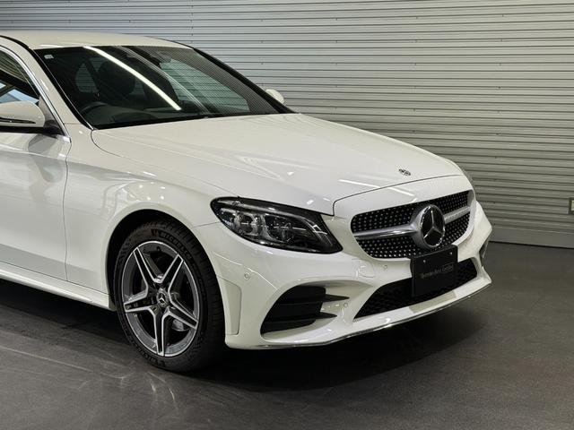 Ｃクラス Ｃ２２０ｄローレウスエディションスポーツプラスパック　レーダーセーフティＰＫＧ　Ｆメモリー付パワーシート＆シートヒーター　ヘッドアップディスプレイ　ワイヤレスチャージ　バックカメラ　パワートランク／フットオープナー付　キーレスゴー　ＡＲＴＩＣＯレザー（4枚目）