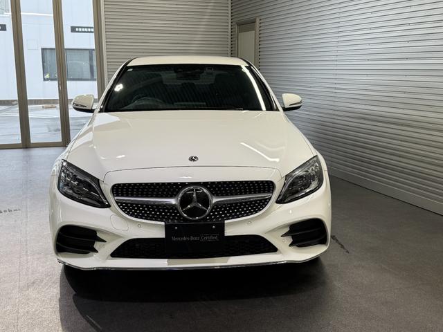 Ｃクラス Ｃ２２０ｄローレウスエディションスポーツプラスパック　レーダーセーフティＰＫＧ　Ｆメモリー付パワーシート＆シートヒーター　ヘッドアップディスプレイ　ワイヤレスチャージ　バックカメラ　パワートランク／フットオープナー付　キーレスゴー　ＡＲＴＩＣＯレザー（5枚目）