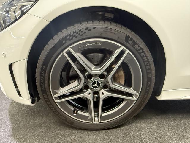 Ｃクラス Ｃ２２０ｄローレウスエディションスポーツプラスパック　レーダーセーフティＰＫＧ　Ｆメモリー付パワーシート＆シートヒーター　ヘッドアップディスプレイ　ワイヤレスチャージ　バックカメラ　パワートランク／フットオープナー付　キーレスゴー　ＡＲＴＩＣＯレザー（10枚目）