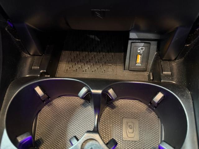 Ｃクラス Ｃ２２０ｄローレウスエディションスポーツプラスパック　レーダーセーフティＰＫＧ　Ｆメモリー付パワーシート＆シートヒーター　ヘッドアップディスプレイ　ワイヤレスチャージ　バックカメラ　パワートランク／フットオープナー付　キーレスゴー　ＡＲＴＩＣＯレザー（27枚目）