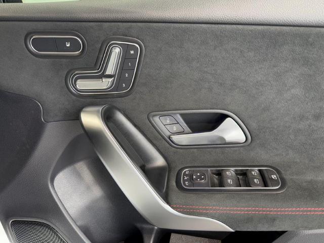 Ａクラス Ａ２００ｄ　ＡＭＧラインパッケージ　レーダーセーフティＰＫＧ　Ｆメモリー付パワーシート＆シートヒーター　ワイヤレスチャージ　キーレスゴー　メルセデスミーコネクト　バックカメラ　ＬＥＤライト　レザーＡＲＴＩＣＯ／ＭＩＣＲＯＣＵＴ　純正ナビ（14枚目）