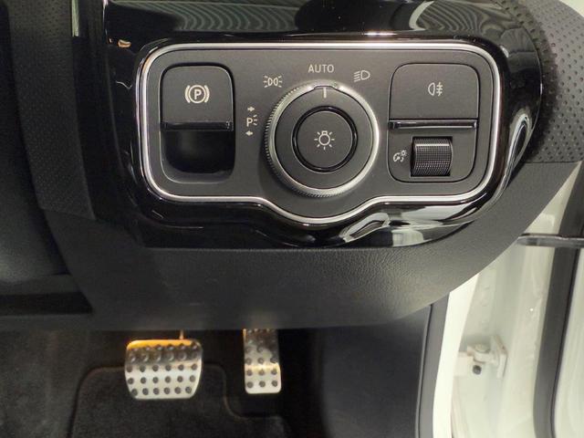 Ａクラス Ａ２００ｄ　ＡＭＧラインパッケージ　レーダーセーフティＰＫＧ　Ｆメモリー付パワーシート＆シートヒーター　ワイヤレスチャージ　キーレスゴー　メルセデスミーコネクト　バックカメラ　ＬＥＤライト　レザーＡＲＴＩＣＯ／ＭＩＣＲＯＣＵＴ　純正ナビ（17枚目）