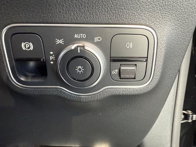 GLAクラス GLA200d 4マチック アーバンスターズ ドライビングアシスタンスPKG 360°カメラ オフロードエンジニアリングPKG Fメモリー付パワーシート&ヒーター デジタルコックピットディスプレイ 20インチAW パワーゲート/フットオープナー付(17枚目)