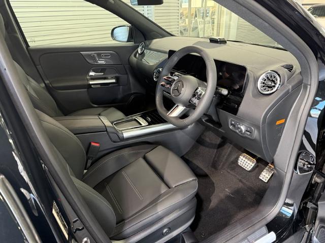 GLAクラス GLA200d 4マチック アーバンスターズ ドライビングアシスタンスPKG 360°カメラ オフロードエンジニアリングPKG Fメモリー付パワーシート&ヒーター デジタルコックピットディスプレイ 20インチAW パワーゲート/フットオープナー付(18枚目)