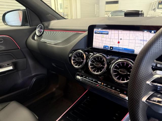 GLAクラス GLA200d 4マチック アーバンスターズ ドライビングアシスタンスPKG 360°カメラ オフロードエンジニアリングPKG Fメモリー付パワーシート&ヒーター デジタルコックピットディスプレイ 20インチAW パワーゲート/フットオープナー付(25枚目)