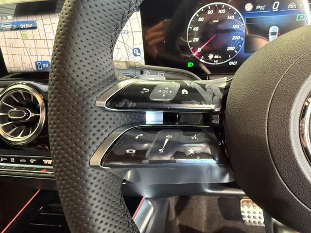 GLAクラス GLA200d 4マチック アーバンスターズ ドライビングアシスタンスPKG 360°カメラ オフロードエンジニアリングPKG Fメモリー付パワーシート&ヒーター デジタルコックピットディスプレイ 20インチAW パワーゲート/フットオープナー付(30枚目)