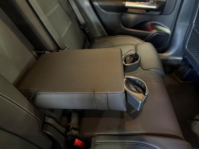 GLAクラス GLA200d 4マチック アーバンスターズ ドライビングアシスタンスPKG 360°カメラ オフロードエンジニアリングPKG Fメモリー付パワーシート&ヒーター デジタルコックピットディスプレイ 20インチAW パワーゲート/フットオープナー付(42枚目)