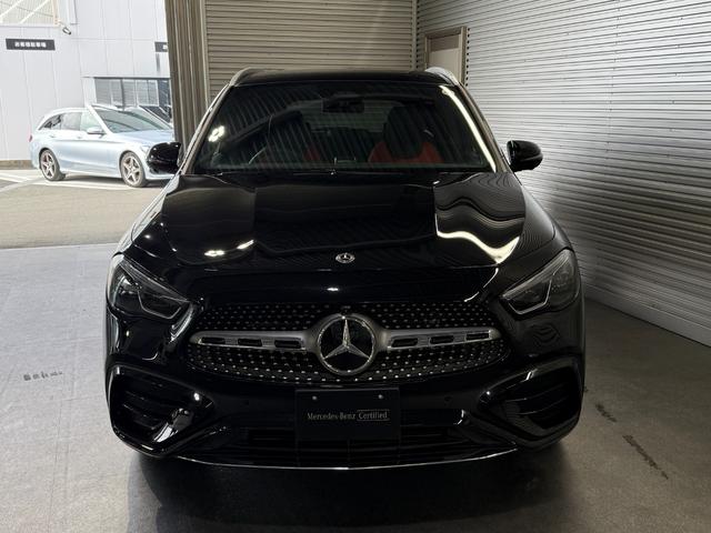 GLAクラス GLA200d 4マチック アーバンスターズ アドバンスドPKG パノラミックS/R ヘッドアップディスプレイ ブルメスタサウンド 赤黒本革シート 360°カメラ ARナビ パワーゲート/フットオープナー ワイヤレスチャージ 禁煙 ワンオーナー(5枚目)