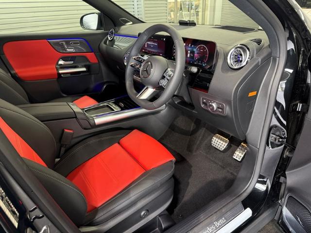 GLAクラス GLA200d 4マチック アーバンスターズ アドバンスドPKG パノラミックS/R ヘッドアップディスプレイ ブルメスタサウンド 赤黒本革シート 360°カメラ ARナビ パワーゲート/フットオープナー ワイヤレスチャージ 禁煙 ワンオーナー(17枚目)