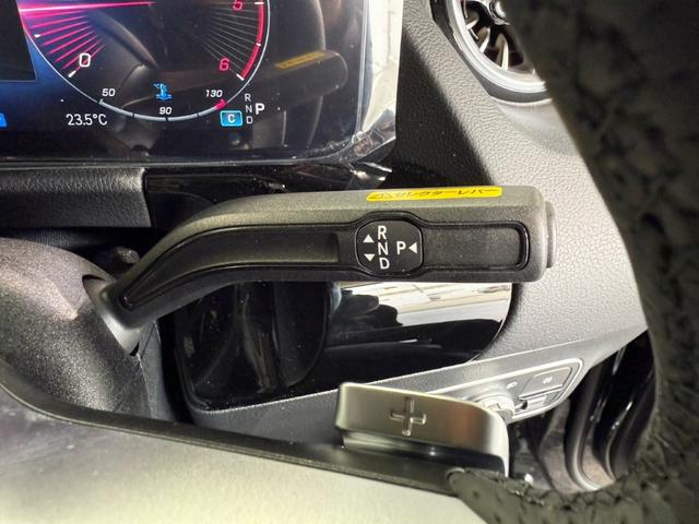 GLAクラス GLA200d 4マチック アーバンスターズ アドバンスドPKG パノラミックS/R ヘッドアップディスプレイ ブルメスタサウンド 赤黒本革シート 360°カメラ ARナビ パワーゲート/フットオープナー ワイヤレスチャージ 禁煙 ワンオーナー(33枚目)