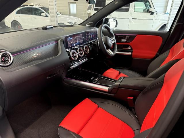 GLAクラス GLA200d 4マチック アーバンスターズ アドバンスドPKG パノラミックS/R ヘッドアップディスプレイ ブルメスタサウンド 赤黒本革シート 360°カメラ ARナビ パワーゲート/フットオープナー ワイヤレスチャージ 禁煙 ワンオーナー(37枚目)