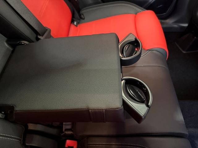 GLAクラス GLA200d 4マチック アーバンスターズ アドバンスドPKG パノラミックS/R ヘッドアップディスプレイ ブルメスタサウンド 赤黒本革シート 360°カメラ ARナビ パワーゲート/フットオープナー ワイヤレスチャージ 禁煙 ワンオーナー(41枚目)