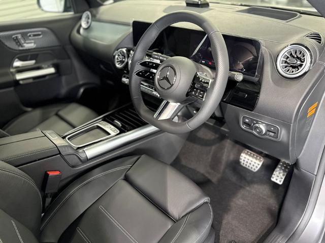 ＥＱＡ ＥＱＡ２５０＋ＡＭＧレザーエクスクルーシブパッケージ　ＡＭＧラインＰＫＧ　アドバンスドＰＫＧ　パノラミックＳ／Ｒ　ブルメスタサウンド　ヘッドアップディスプレイ　ドライビングアシスタンスＰＫＧ　３６０°カメラ　Ｆメモリー付パワーシート　ＡＲナビ　黒本革仕様（15枚目）