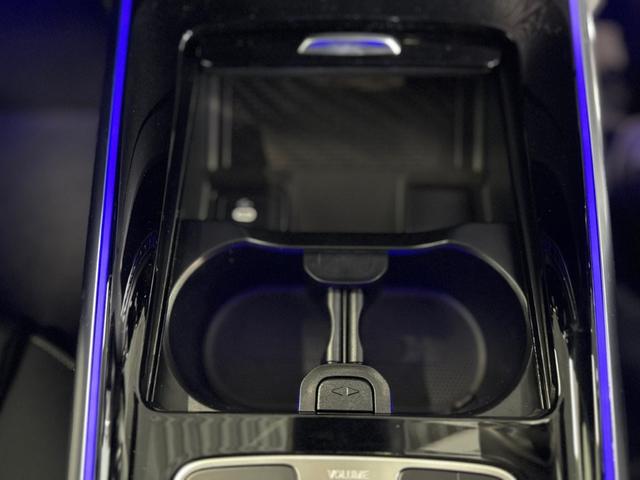 ＥＱＡ ＥＱＡ２５０＋ＡＭＧレザーエクスクルーシブパッケージ　ＡＭＧラインＰＫＧ　アドバンスドＰＫＧ　パノラミックＳ／Ｒ　ブルメスタサウンド　ヘッドアップディスプレイ　ドライビングアシスタンスＰＫＧ　３６０°カメラ　Ｆメモリー付パワーシート　ＡＲナビ　黒本革仕様（21枚目）