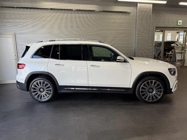 GLB GLB200d 4マチック AMGラインパッケージ レーダーセーフティPKG Fメモリー付パワーシート&シートヒーター ワイヤレスチャージ パワーゲート/フットオープナー付 360°カメラ キーレスゴー 20インチAW 三列目シート 禁煙 ワンオーナー(7枚目)