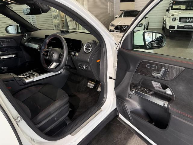 GLB GLB200d 4マチック AMGラインパッケージ レーダーセーフティPKG Fメモリー付パワーシート&シートヒーター ワイヤレスチャージ パワーゲート/フットオープナー付 360°カメラ キーレスゴー 20インチAW 三列目シート 禁煙 ワンオーナー(14枚目)