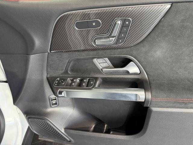 GLB GLB200d 4マチック AMGラインパッケージ レーダーセーフティPKG Fメモリー付パワーシート&シートヒーター ワイヤレスチャージ パワーゲート/フットオープナー付 360°カメラ キーレスゴー 20インチAW 三列目シート 禁煙 ワンオーナー(15枚目)