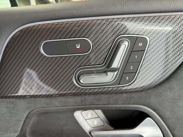 GLB GLB200d 4マチック AMGラインパッケージ レーダーセーフティPKG Fメモリー付パワーシート&シートヒーター ワイヤレスチャージ パワーゲート/フットオープナー付 360°カメラ キーレスゴー 20インチAW 三列目シート 禁煙 ワンオーナー(16枚目)