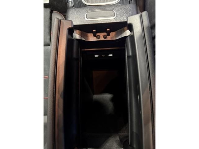 GLB GLB200d 4マチック AMGラインパッケージ レーダーセーフティPKG Fメモリー付パワーシート&シートヒーター ワイヤレスチャージ パワーゲート/フットオープナー付 360°カメラ キーレスゴー 20インチAW 三列目シート 禁煙 ワンオーナー(23枚目)