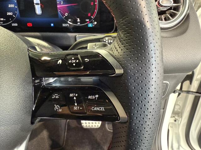 GLB GLB200d 4マチック AMGラインパッケージ レーダーセーフティPKG Fメモリー付パワーシート&シートヒーター ワイヤレスチャージ パワーゲート/フットオープナー付 360°カメラ キーレスゴー 20インチAW 三列目シート 禁煙 ワンオーナー(32枚目)