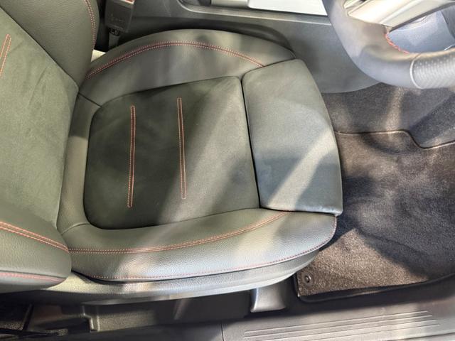 GLB GLB200d 4マチック AMGラインパッケージ レーダーセーフティPKG Fメモリー付パワーシート&シートヒーター ワイヤレスチャージ パワーゲート/フットオープナー付 360°カメラ キーレスゴー 20インチAW 三列目シート 禁煙 ワンオーナー(37枚目)