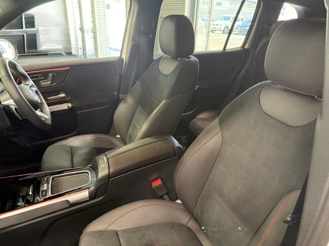 GLB GLB200d 4マチック AMGラインパッケージ レーダーセーフティPKG Fメモリー付パワーシート&シートヒーター ワイヤレスチャージ パワーゲート/フットオープナー付 360°カメラ キーレスゴー 20インチAW 三列目シート 禁煙 ワンオーナー(40枚目)