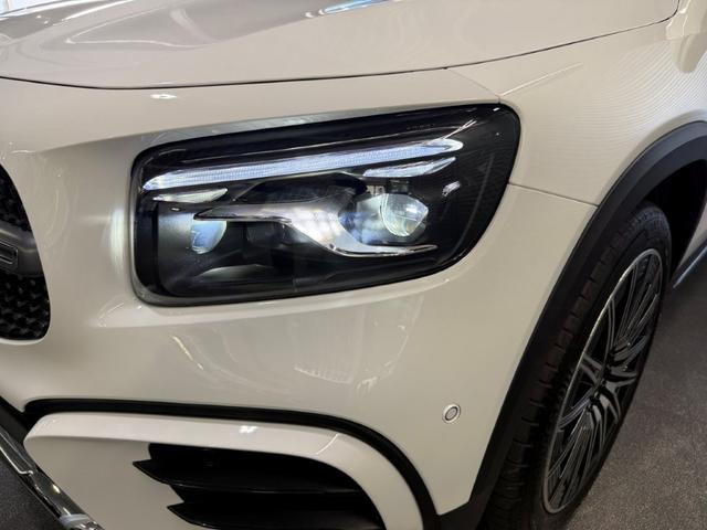 GLB GLB200d 4マチック AMGラインパッケージ レーダーセーフティPKG Fメモリー付パワーシート&シートヒーター ワイヤレスチャージ パワーゲート/フットオープナー付 360°カメラ キーレスゴー 20インチAW 三列目シート 禁煙 ワンオーナー(42枚目)