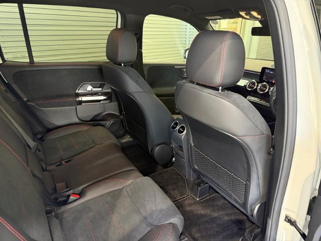 GLB GLB200d 4マチック AMGラインパッケージ レーダーセーフティPKG Fメモリー付パワーシート&シートヒーター ワイヤレスチャージ パワーゲート/フットオープナー付 360°カメラ キーレスゴー 20インチAW 三列目シート 禁煙 ワンオーナー(45枚目)