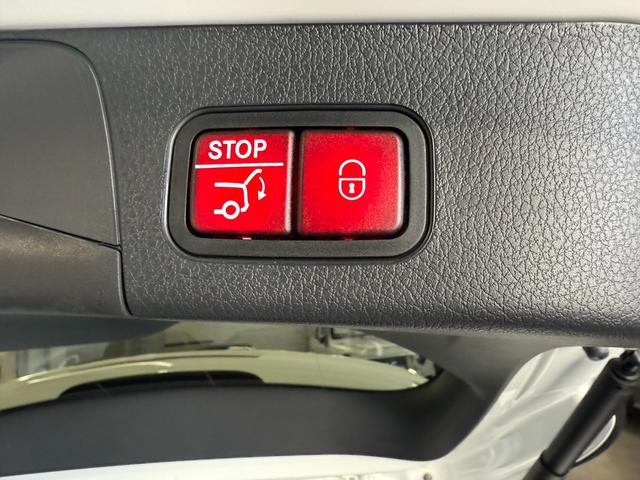 GLB GLB200d 4マチック AMGラインパッケージ レーダーセーフティPKG Fメモリー付パワーシート&シートヒーター ワイヤレスチャージ パワーゲート/フットオープナー付 360°カメラ キーレスゴー 20インチAW 三列目シート 禁煙 ワンオーナー(58枚目)