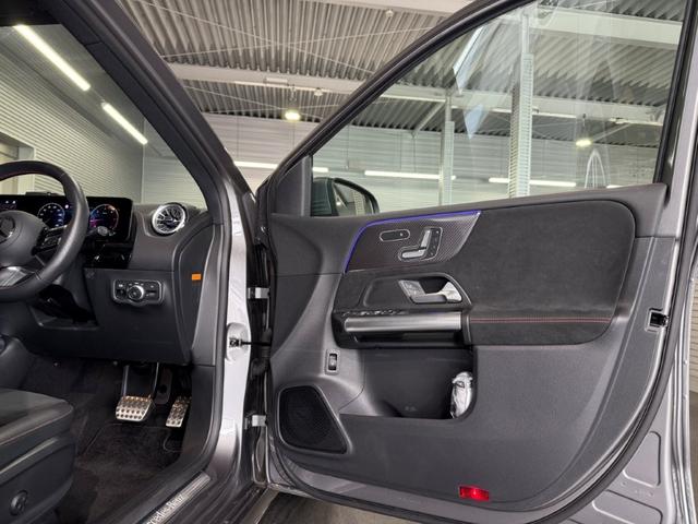 Bクラス B200d AMGラインパッケージ レーダーセーフティPKG Fメモリー付パワーシート&シートヒーター ワイヤレスチャージ パワーゲート/フットオープナー付 キーレスゴー メルセデスミーコネクト バックカメラ LEDライト ワンオーナー(13枚目)