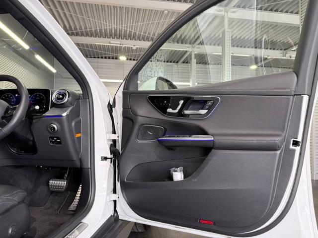GLC GLC220d 4MクペドライバズP+AMGラインP レーダーセーフティPKG パノラミックS/R ワイヤレスチャージ Fメモリー付パワーシート FRシートヒーター パワーゲート/フットオープナー付 360°カメラ ミーコネクト 黒ARTICOレザー(13枚目)