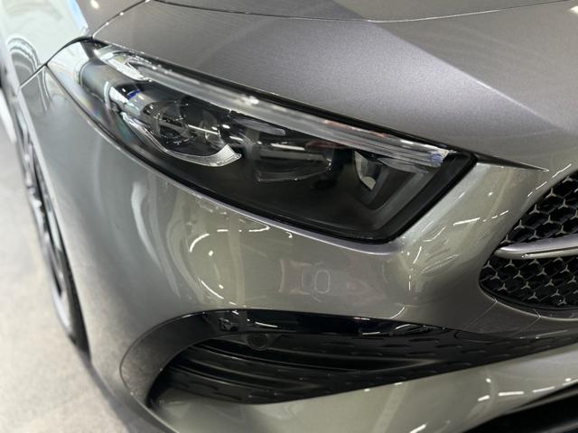 Aクラス A200d アーバンスターズ ドライビングアシスタンスPKG メモリー付パワーシート&ヒーター バックカメラ デジタルコックピットディスプレイ ワイヤレスチャージ キーレスゴー MBUXARナビ 18インチAW 禁煙 ワンオーナー(5枚目)