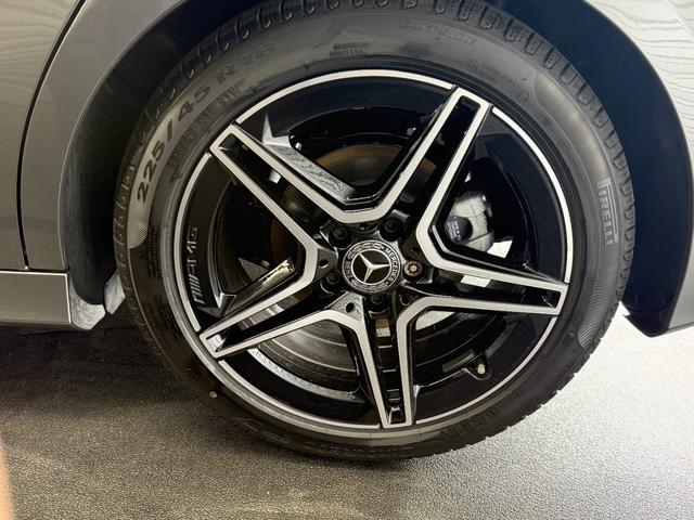 Aクラス A200d アーバンスターズ ドライビングアシスタンスPKG メモリー付パワーシート&ヒーター バックカメラ デジタルコックピットディスプレイ ワイヤレスチャージ キーレスゴー MBUXARナビ 18インチAW 禁煙 ワンオーナー(11枚目)