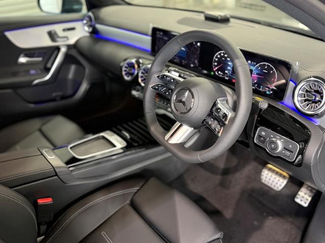 Aクラス A200d アーバンスターズ ドライビングアシスタンスPKG メモリー付パワーシート&ヒーター バックカメラ デジタルコックピットディスプレイ ワイヤレスチャージ キーレスゴー MBUXARナビ 18インチAW 禁煙 ワンオーナー(17枚目)