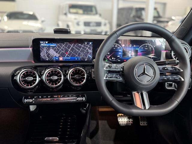 Aクラス A200d アーバンスターズ ドライビングアシスタンスPKG メモリー付パワーシート&ヒーター バックカメラ デジタルコックピットディスプレイ ワイヤレスチャージ キーレスゴー MBUXARナビ 18インチAW 禁煙 ワンオーナー(39枚目)